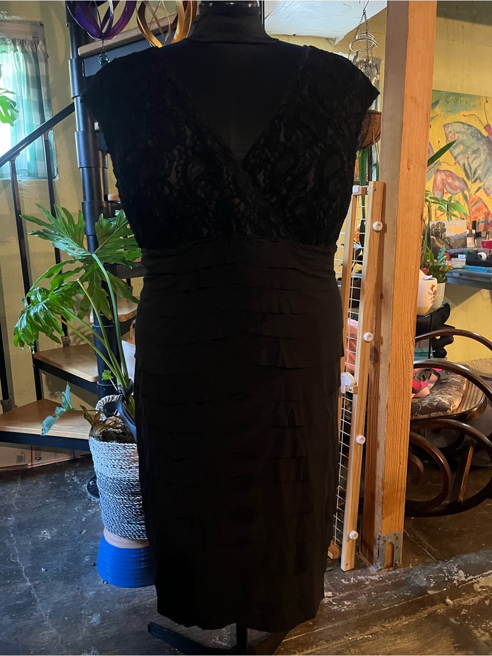 Jones Wear Black Lace V-Neck Midi Dress
